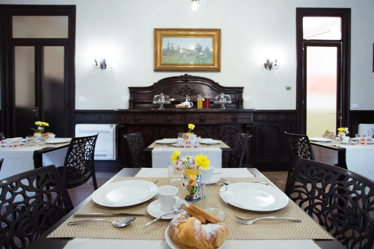 Donna Isa B&B Palermo Oda ve Kahvaltı